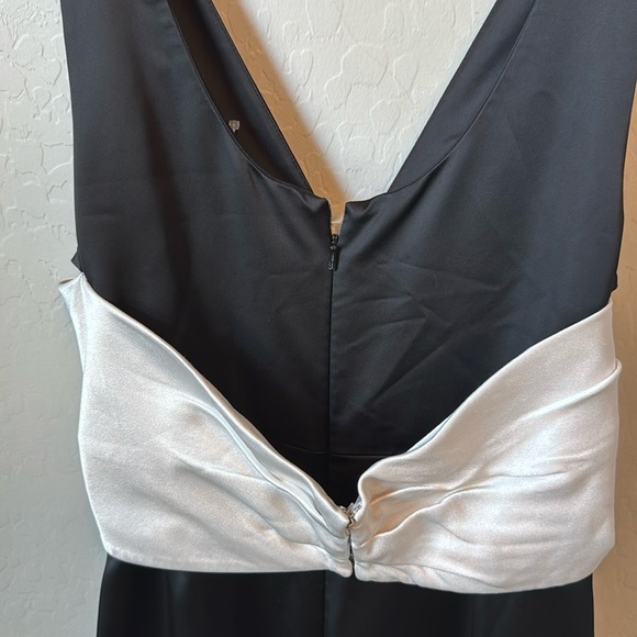 ALEXIS Marinna Satin Jumpsuit Size L - Picture 6 of 10